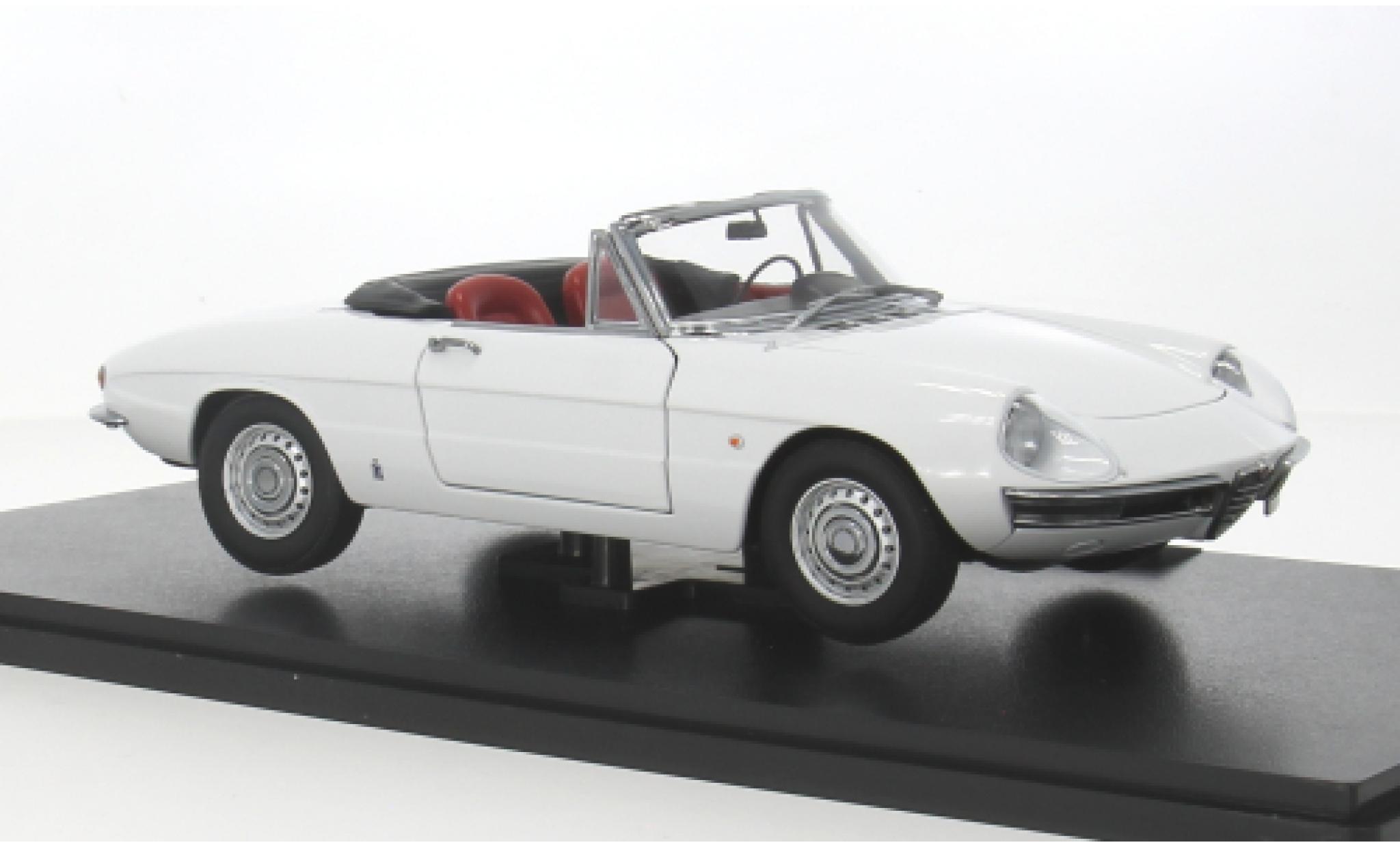 Alfa Romeo 1600 1/18 Touring Duetto Spider wit/zwart 1966 1:18 modelauto