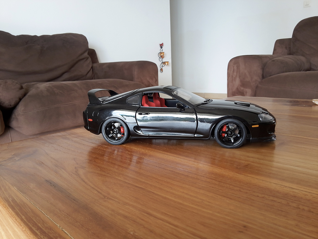 Toyota Supra Base zwart jantes 18 pouces et disques de frein 1/18 Kyosho