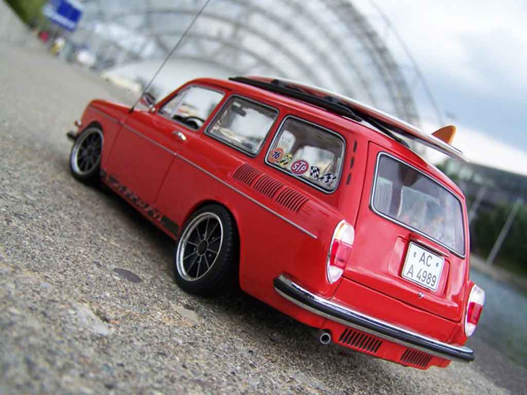 Volkswagen 1600 Base tl old school rood avec brm jantes 1/18 Sun Star