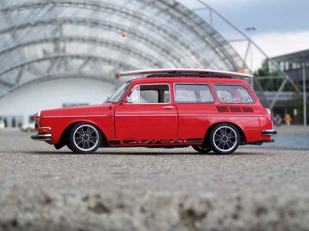 Volkswagen 1600 Base tl old school rood avec brm jantes 1/18 Sun Star