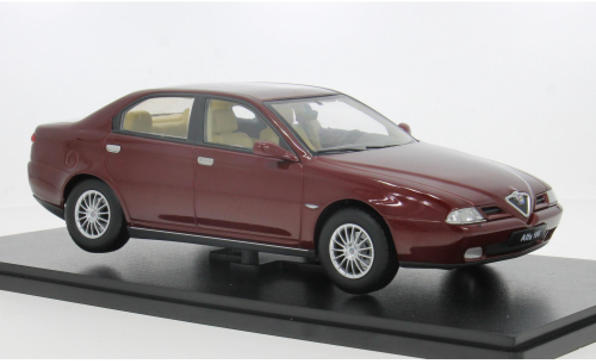 Alfa Romeo 166 1/18 Triple 9 Collection rood 1999 1:18 modelauto