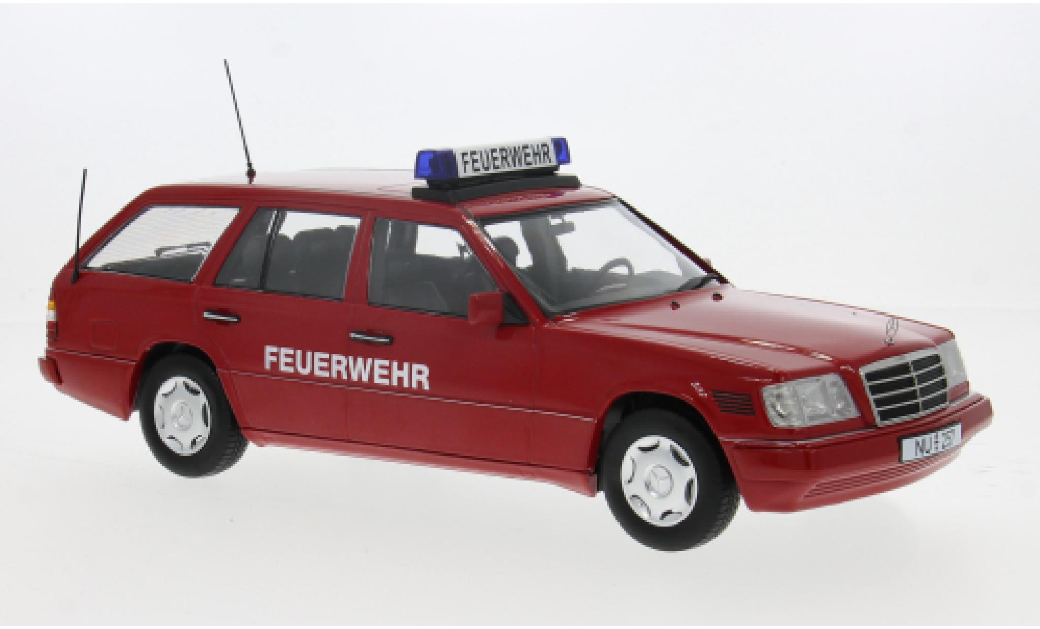 Mercedes Classe E 1/18 Triple 9 Collection T-Modell (S124) 1995 Brandweer 1:18 modelauto