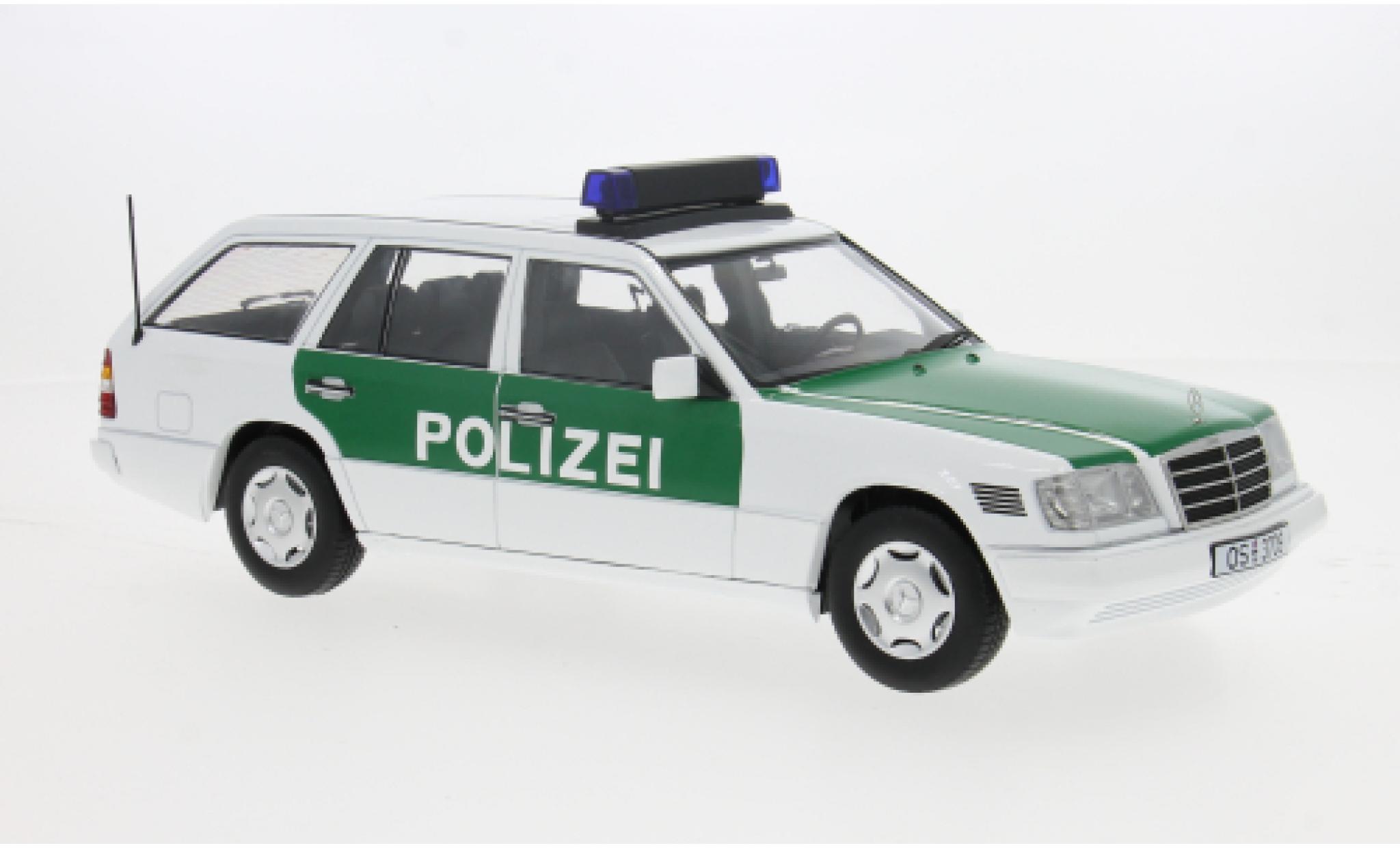 Mercedes Classe E 1/18 Triple 9 Collection T-Modell (S124) 1995 Politie 1:18 modelauto