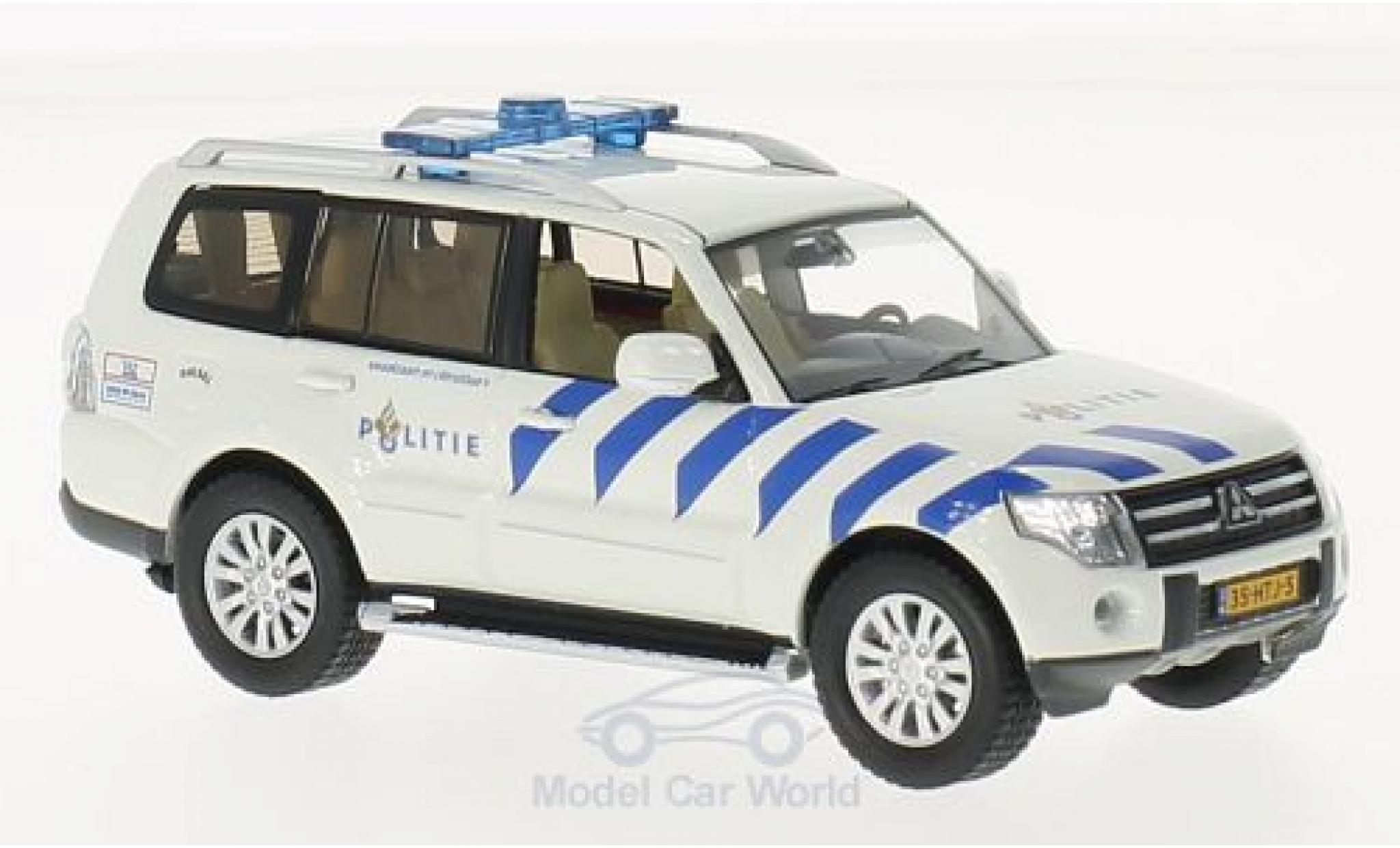Mitsubishi Pajero 1/43 Triple 9 Collection wit/blauw Politie Amsterdam (NL) 2013 modelauto