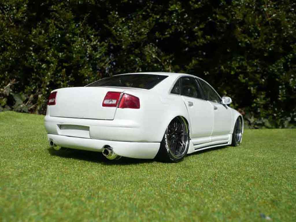 Audi A8 berline dub wit 1/18 Motormax