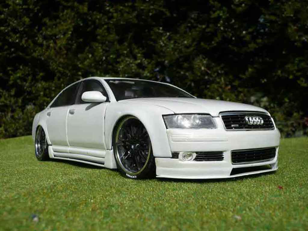 Audi A8 berline dub wit 1/18 Motormax