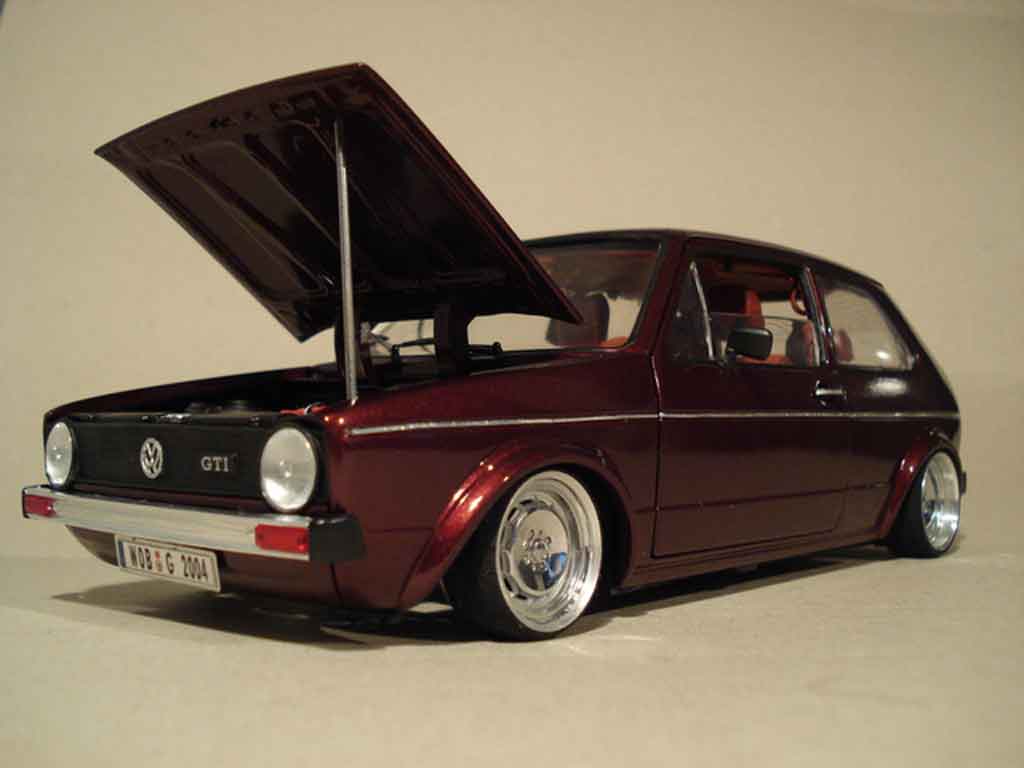 Volkswagen Golf GTI German Look bloc moteur 16s 1/18 Solido