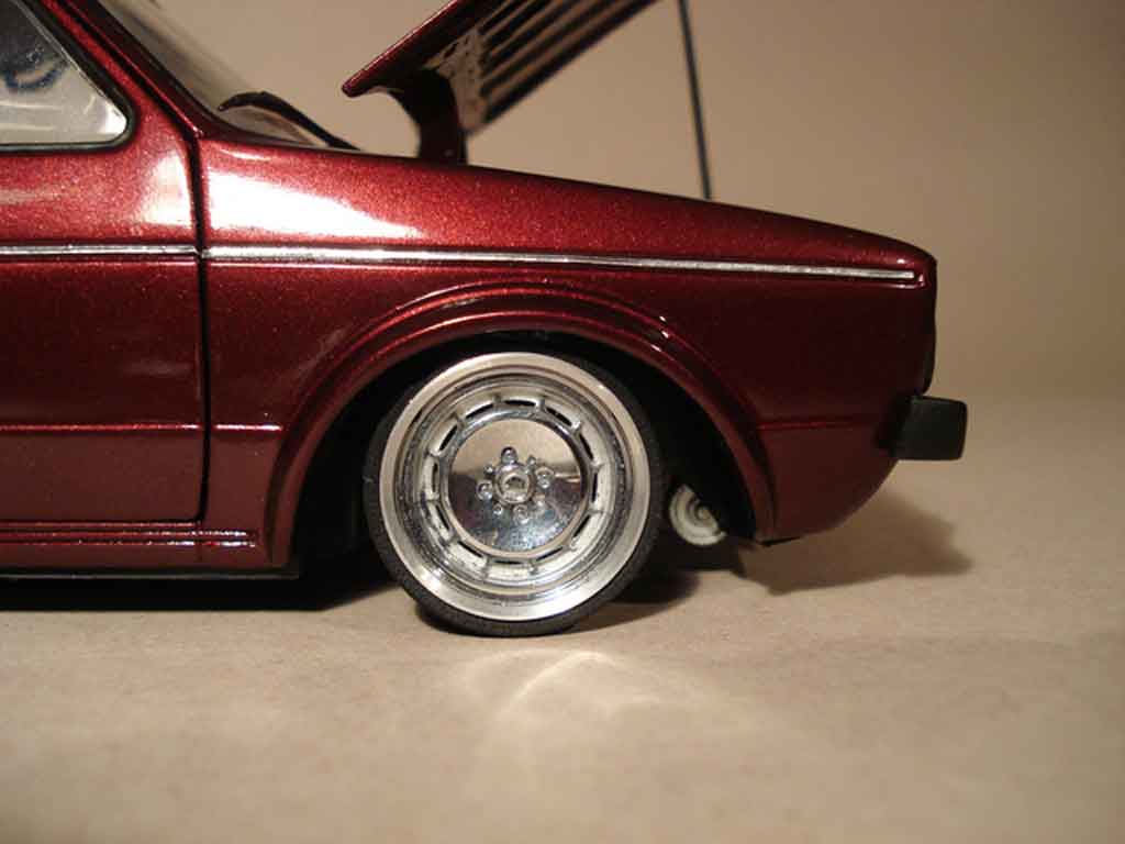 Volkswagen Golf GTI German Look bloc moteur 16s 1/18 Solido