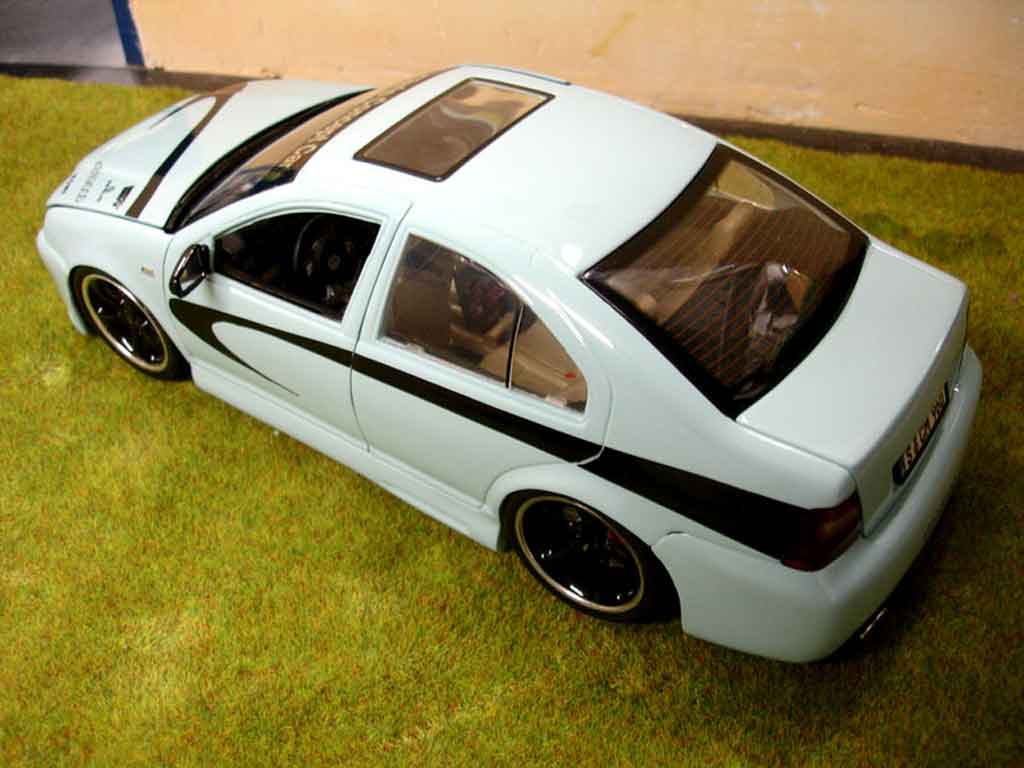 Volkswagen Bora Base show car 1/18 Revell
