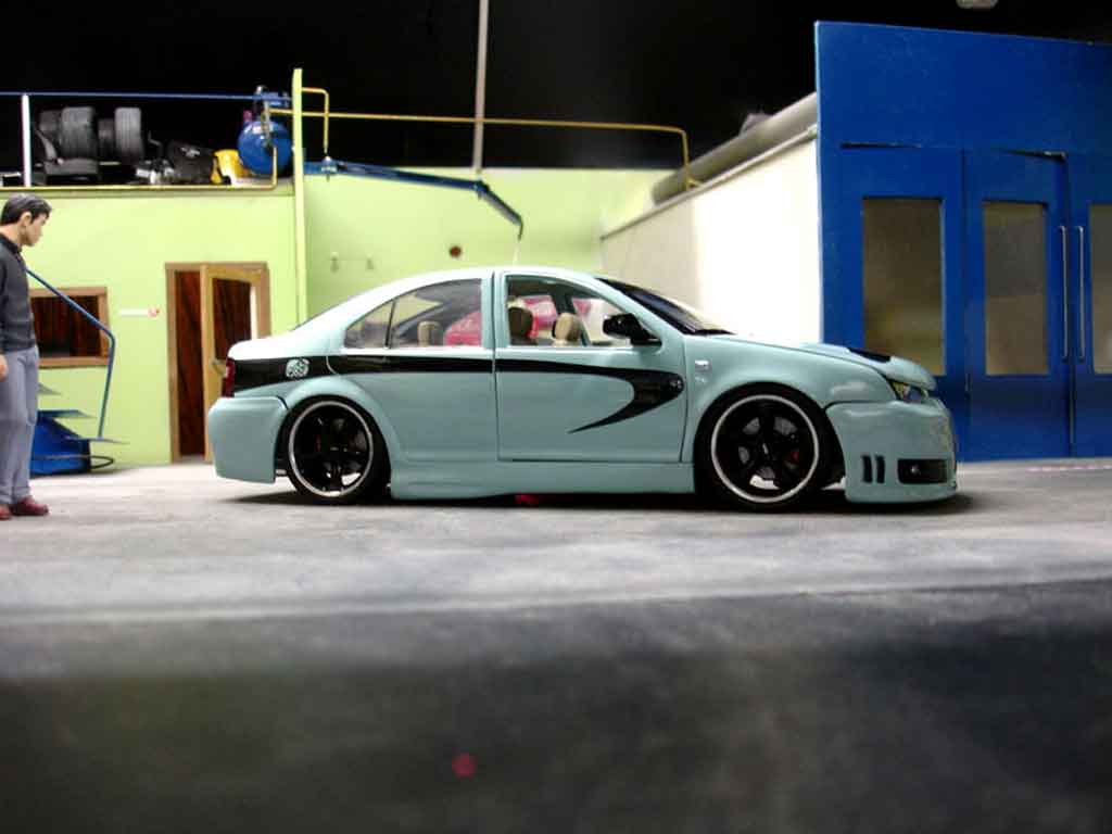 Volkswagen Bora Base show car 1/18 Revell