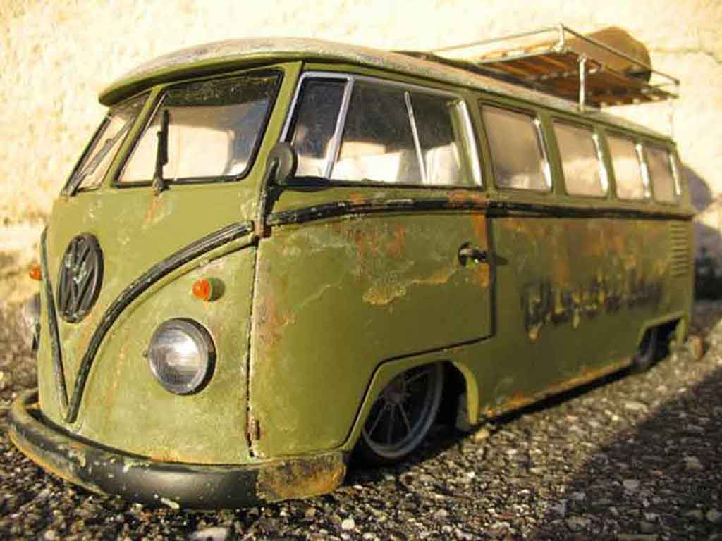 Volkswagen Combi 1/18 Welly 1962 rusty split modelauto