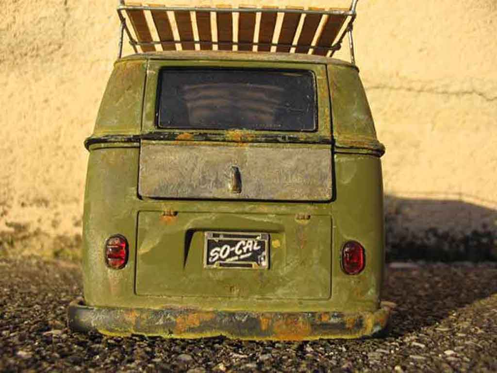 Volkswagen Combi Base 1962 rusty split 1/18 Welly