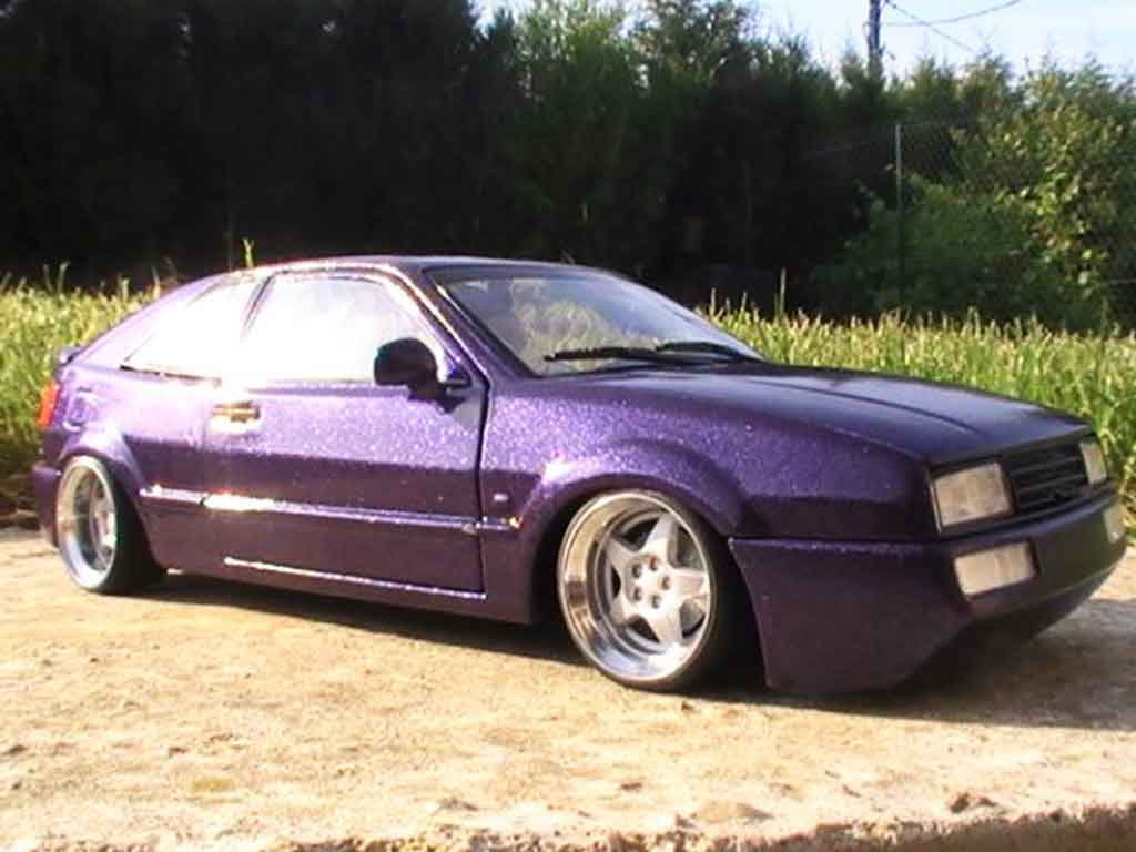 Volkswagen Corrado VR6 1/18 Revell VR6 peinture violet avec paillette modelauto