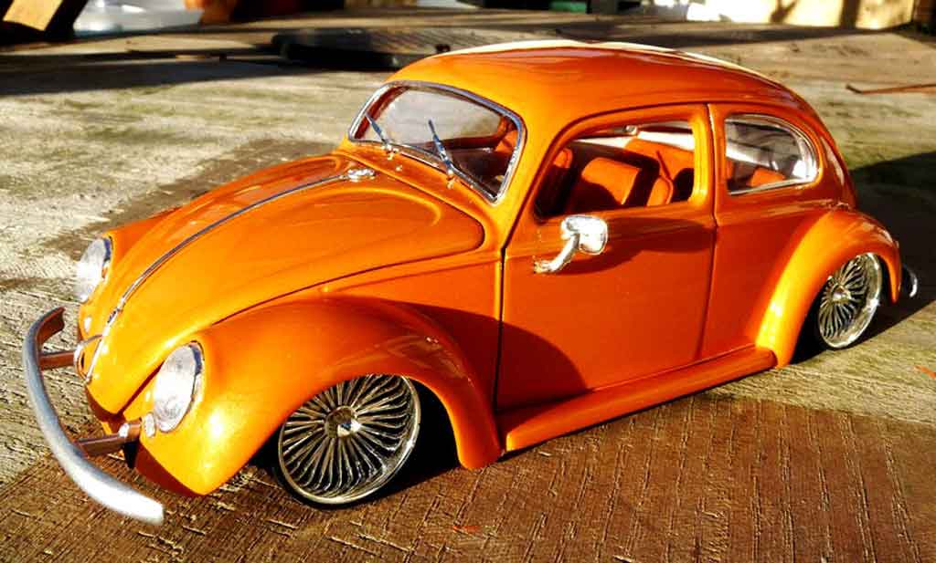 Volkswagen Kafer Base 1955 cox low ride oranje 1/18 Burago