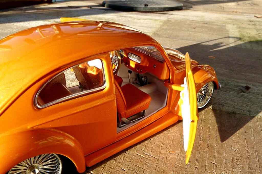 Volkswagen Kafer Base 1955 cox low ride oranje 1/18 Burago