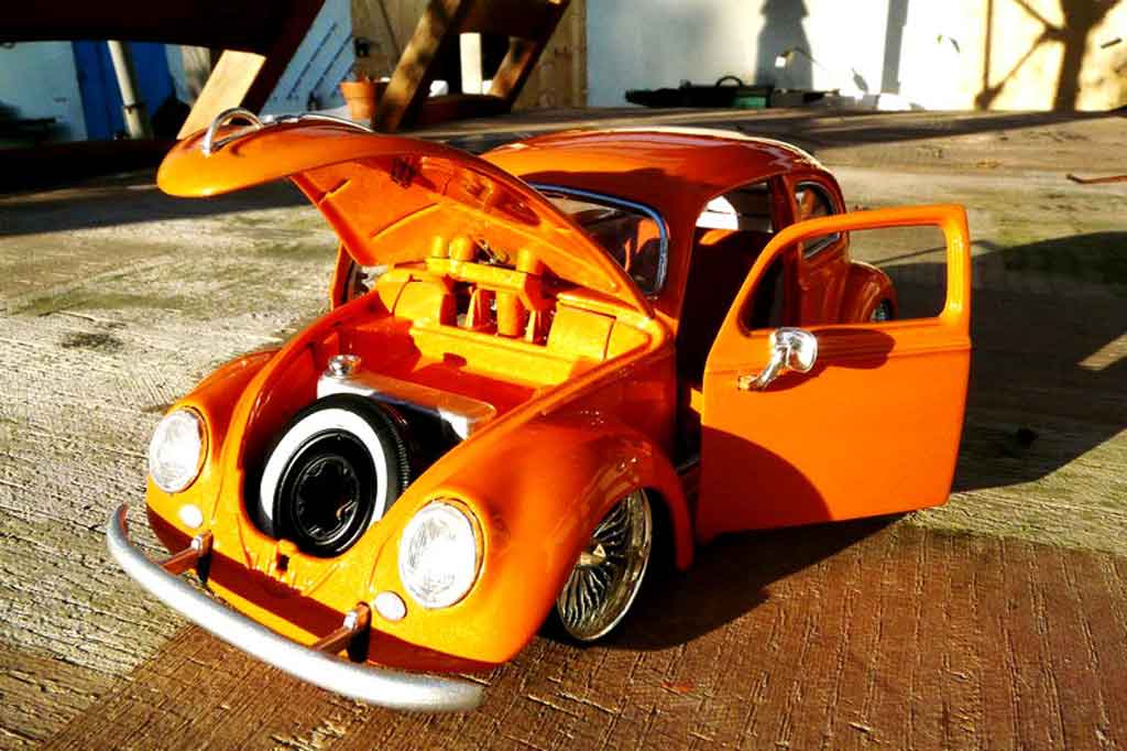 Volkswagen Kafer Base 1955 cox low ride oranje 1/18 Burago