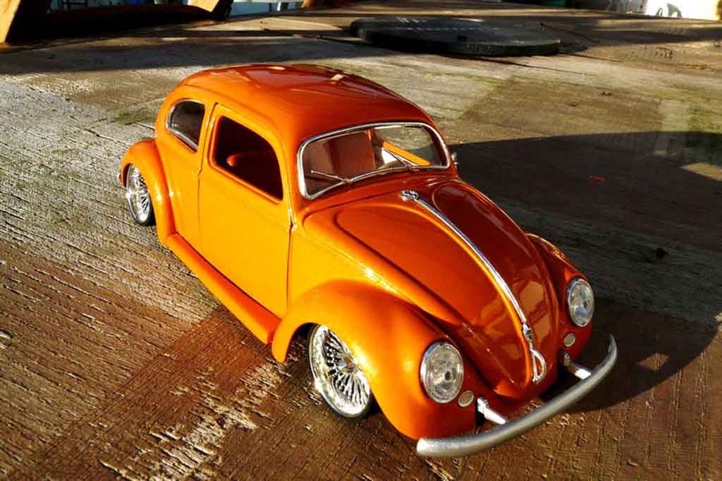 Volkswagen Kafer Base 1955 cox low ride oranje 1/18 Burago