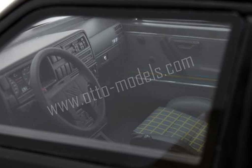 Volkswagen Golf GTI 16s zwart 1990 1/18 Ottomobile