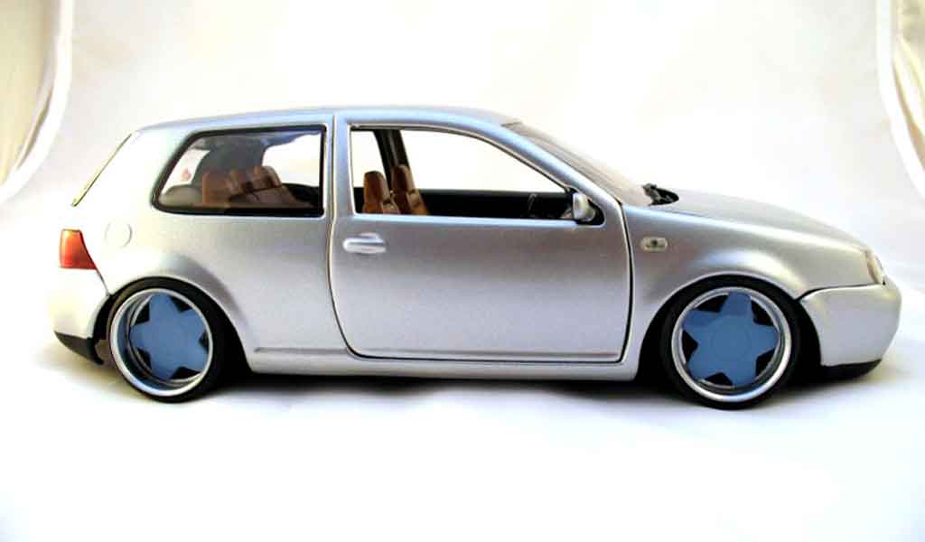 Volkswagen Golf GTI german look jantes borbet type a 1/18 Revell