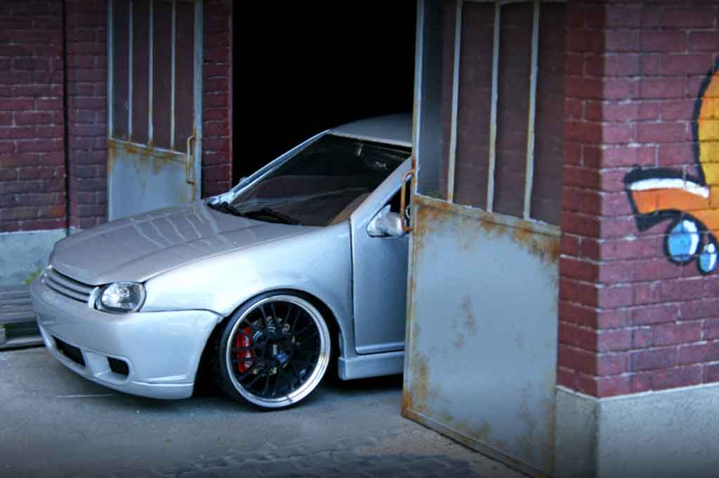 Volkswagen Golf R32 kit carrosserie grijs jantes bbs 18 pouces 1/18 Revell