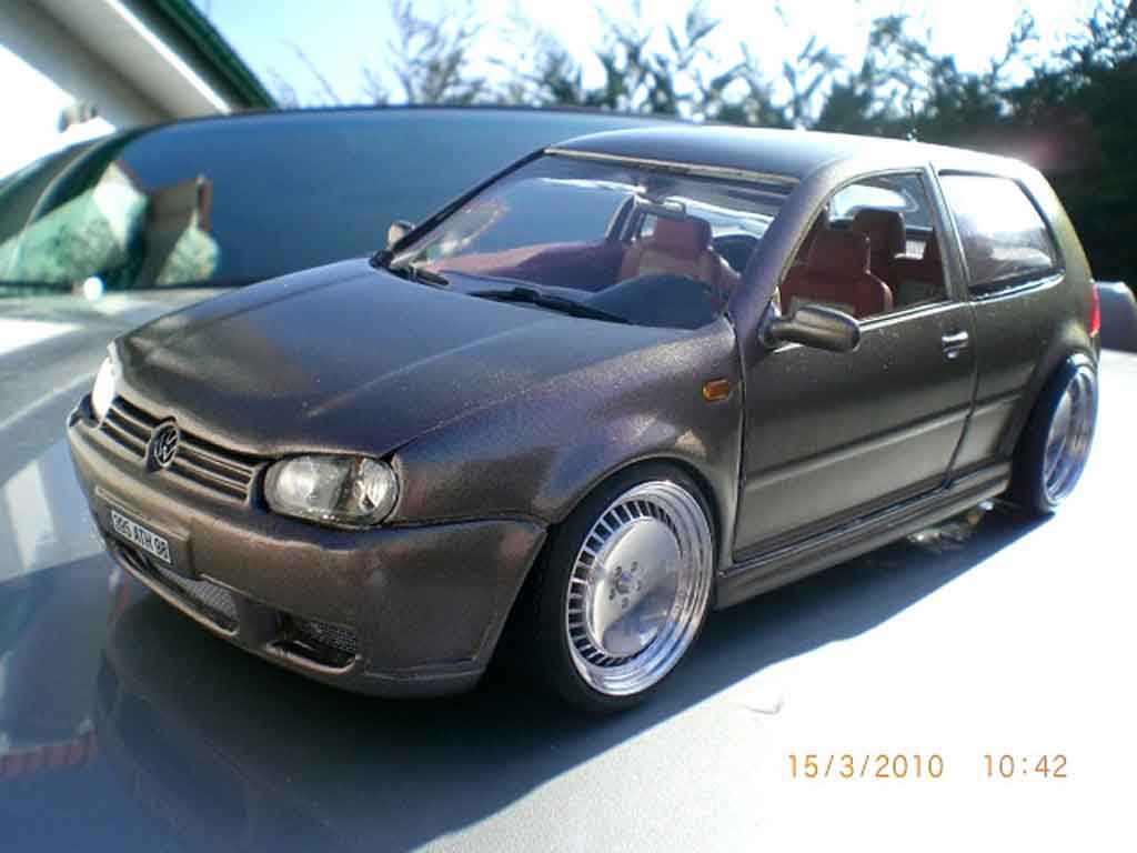 Volkswagen Golf R32 tdi german look kit carrosserie 1/18 Revell