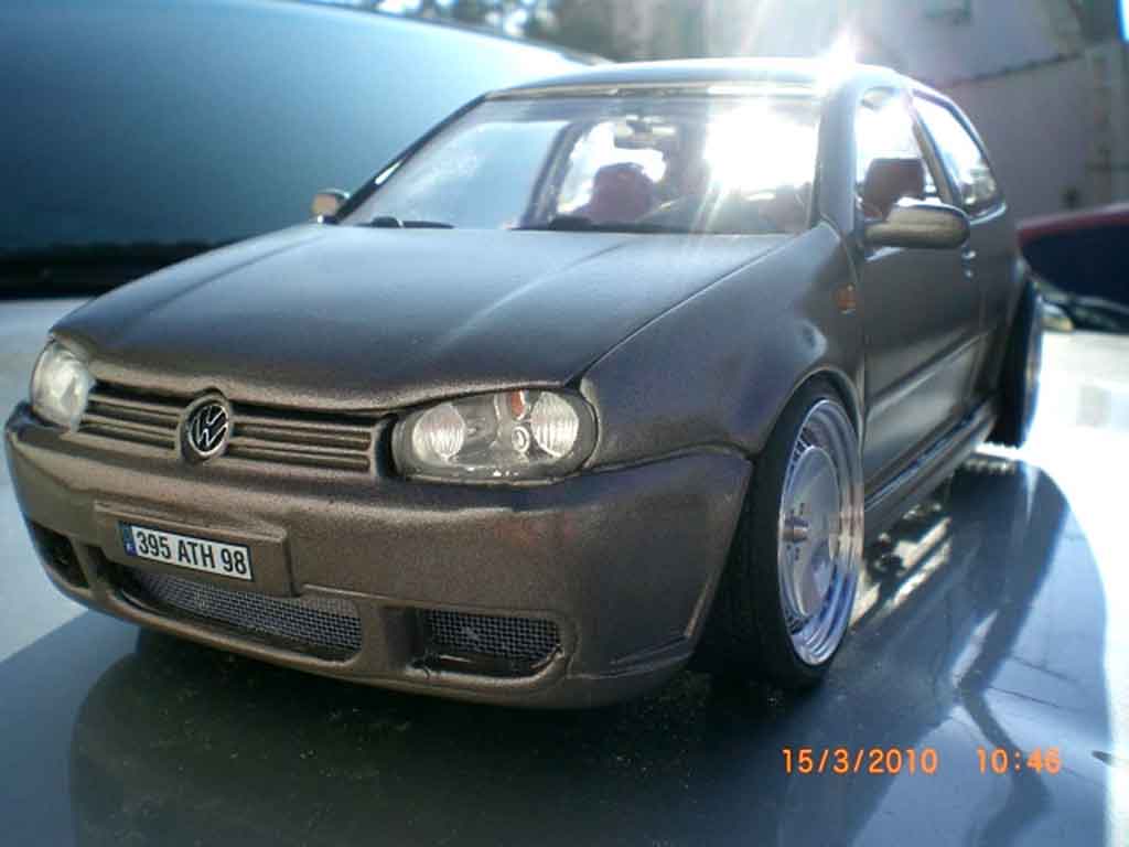 Volkswagen Golf R32 tdi german look kit carrosserie 1/18 Revell