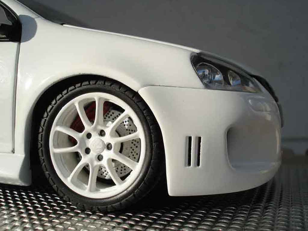 Volkswagen Golf GTI wit hofele spirit 1/18 Norev