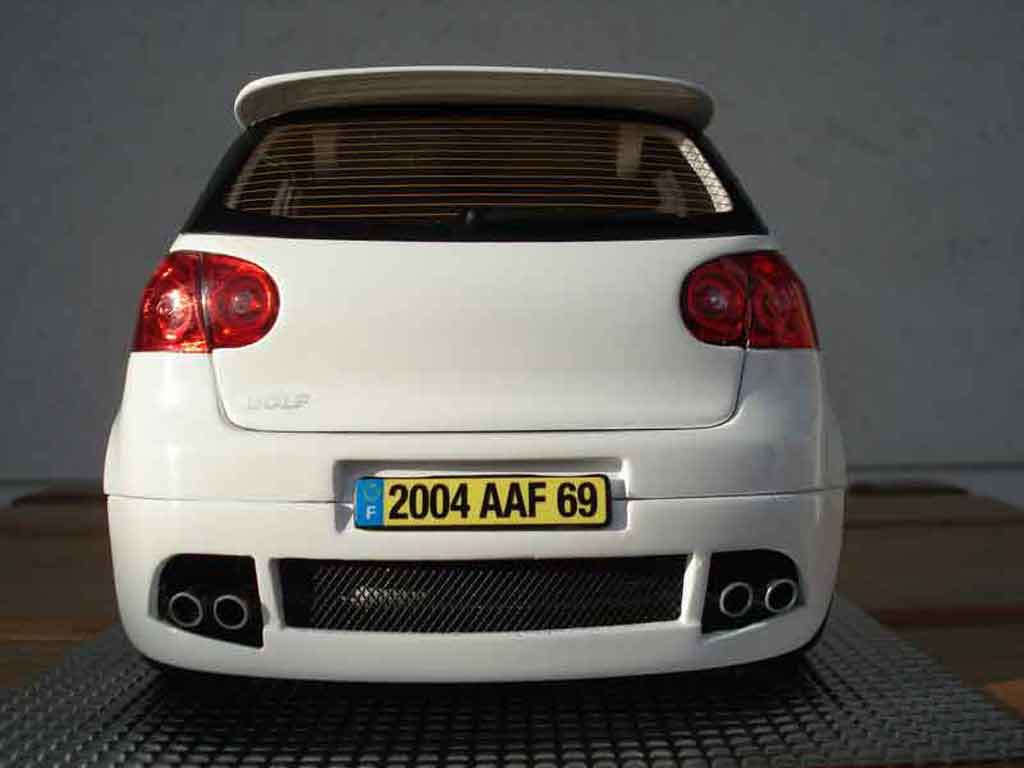 Volkswagen Golf GTI wit hofele spirit 1/18 Norev