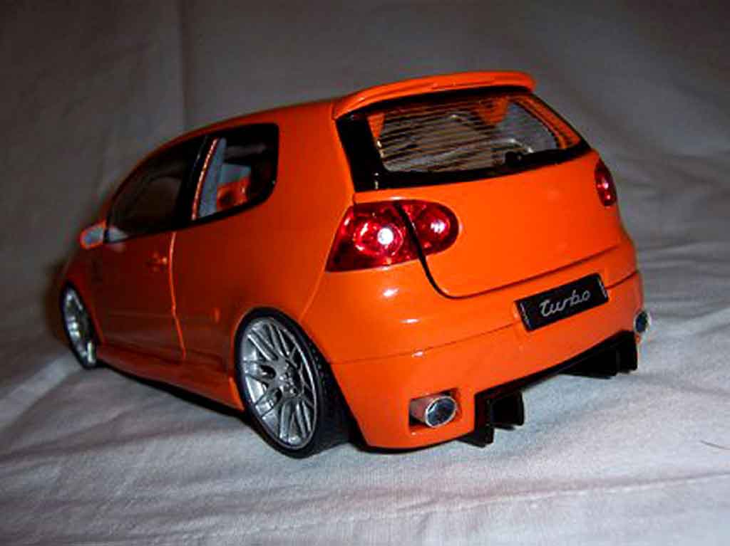 Volkswagen Golf GTI oranje jantes bbs 19 pouces 1/18 Norev