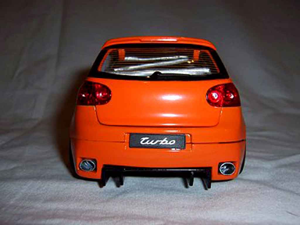 Volkswagen Golf GTI oranje jantes bbs 19 pouces 1/18 Norev