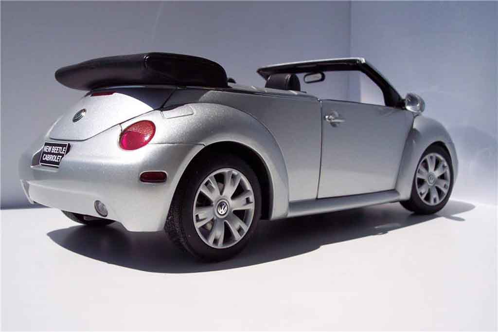 Volkswagen New Beetle Cabriolet grijs metallic 1/18 Burago