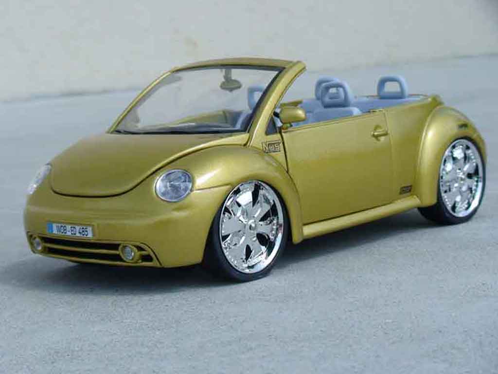 Volkswagen New Beetle Cabriolet west coast 1/18 Burago