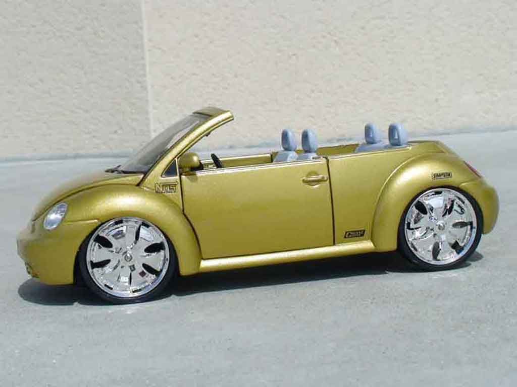 Volkswagen New Beetle Cabriolet west coast 1/18 Burago