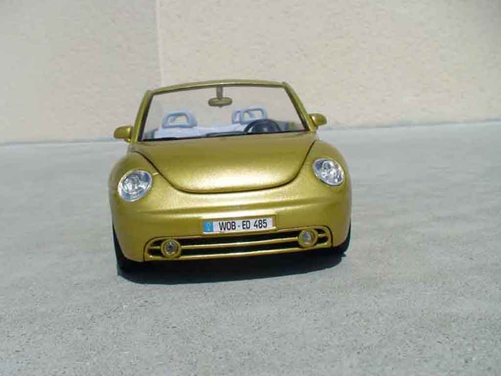 Volkswagen New Beetle Cabriolet west coast 1/18 Burago