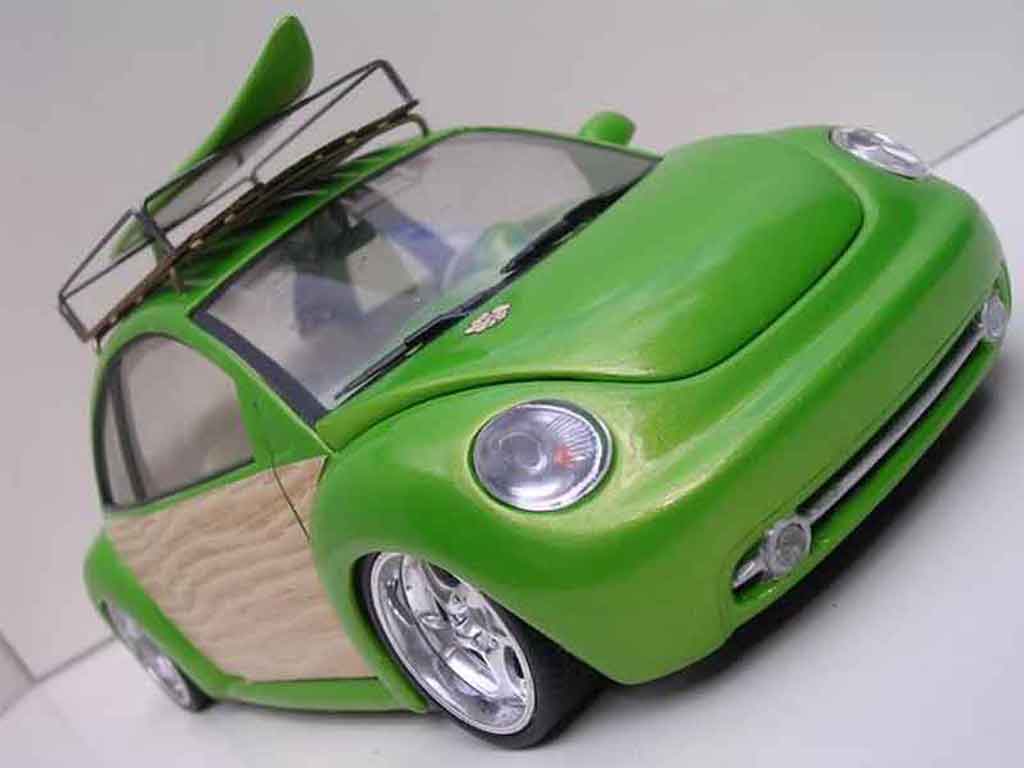 Volkswagen New Beetle 1/18 Burago woody green surf california modelauto