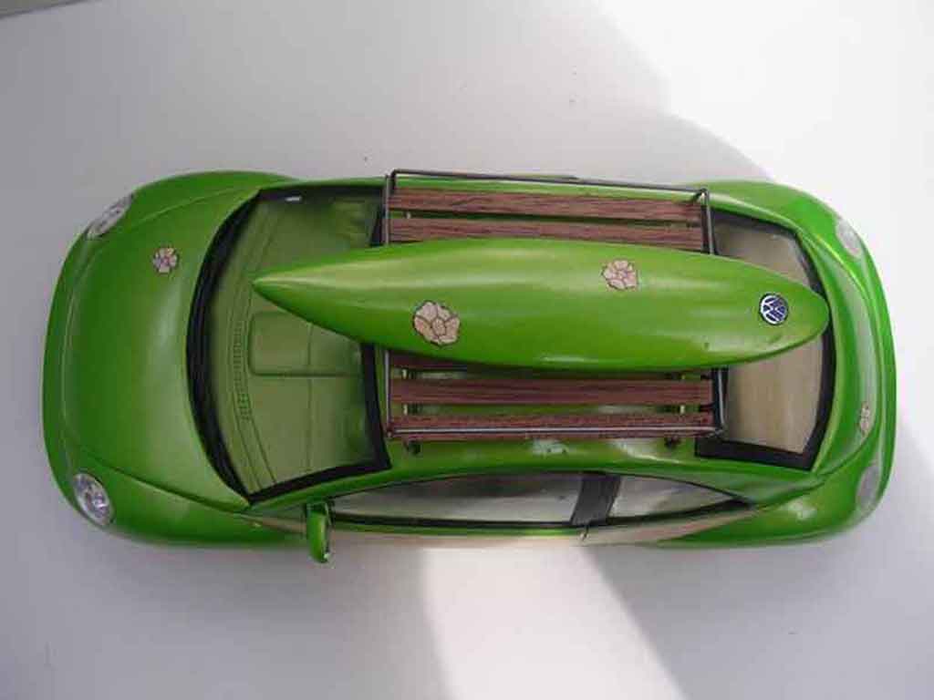Volkswagen New Beetle Base woody green surf california 1/18 Burago