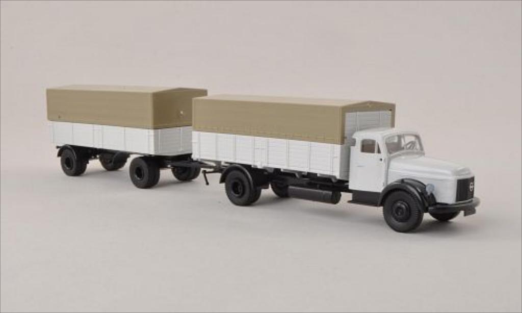 Volvo N88 1/87 Brekina mit zwartem Chassis grijs modelauto