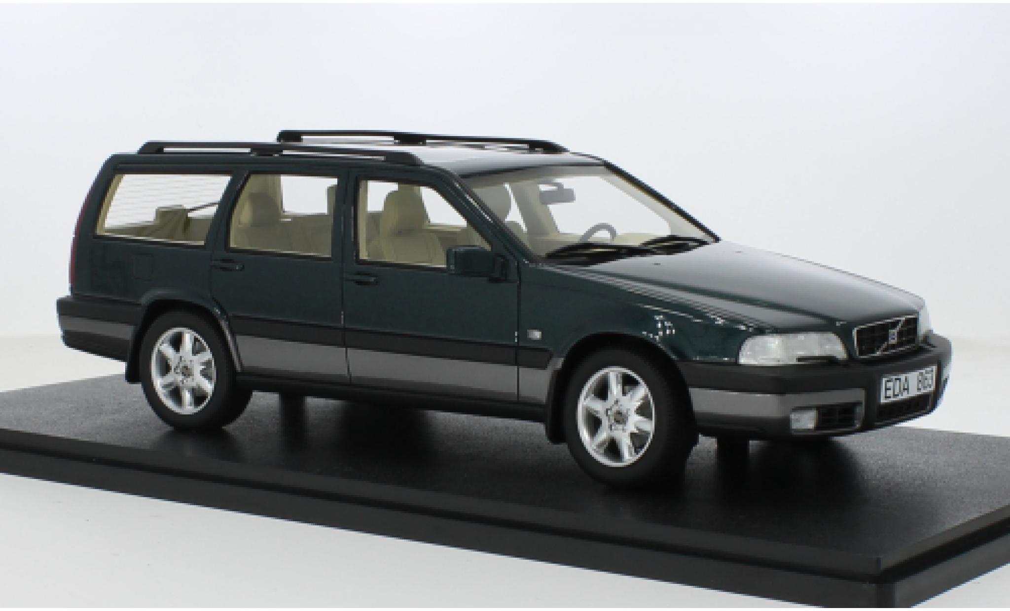Volvo V70 1/18 Cult Scale Models XC Cross Country groen 1996 1:18 modelauto