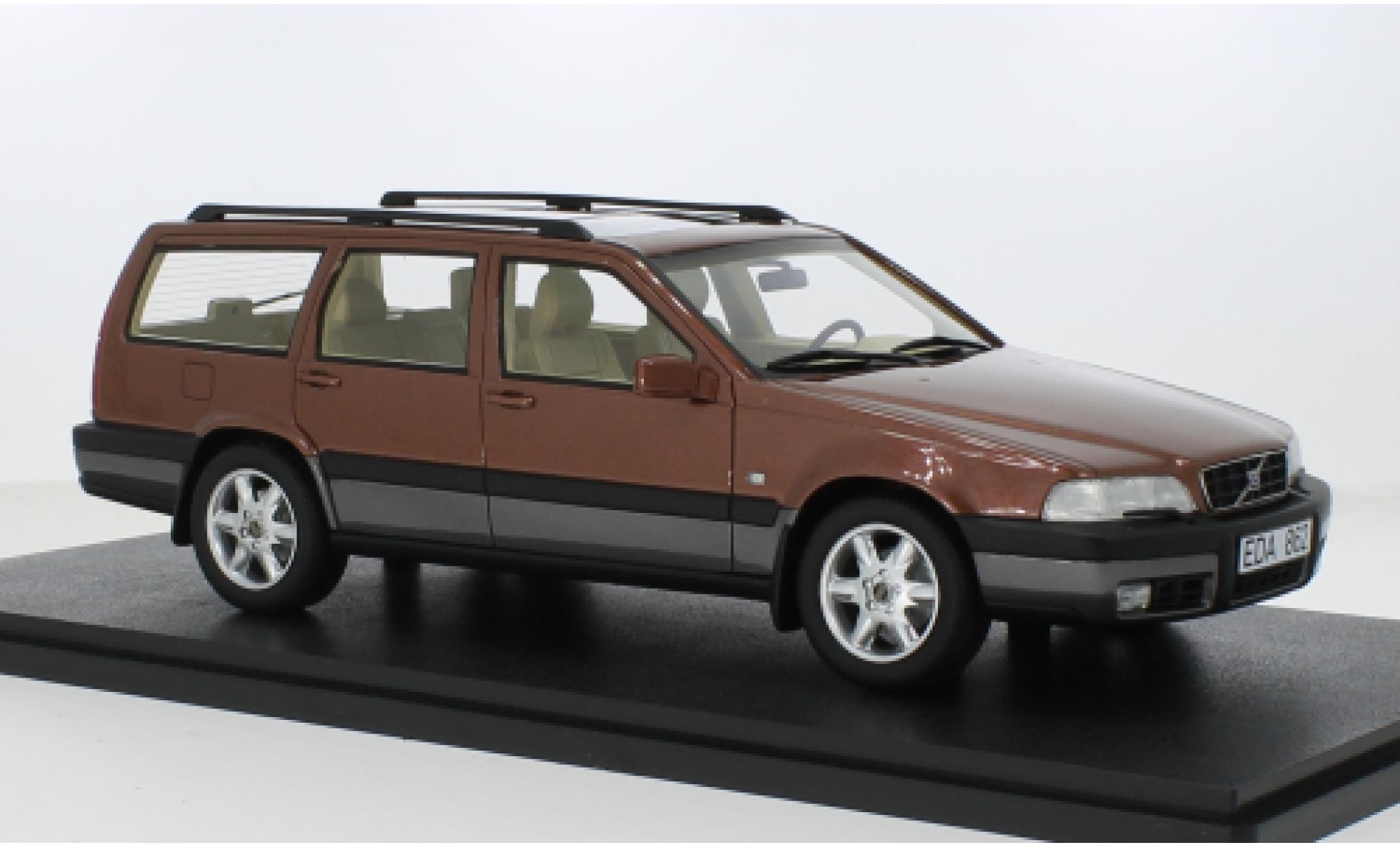 Volvo V70 1/18 Cult Scale Models XC Cross Country kupfer 1996 1:18 modelauto