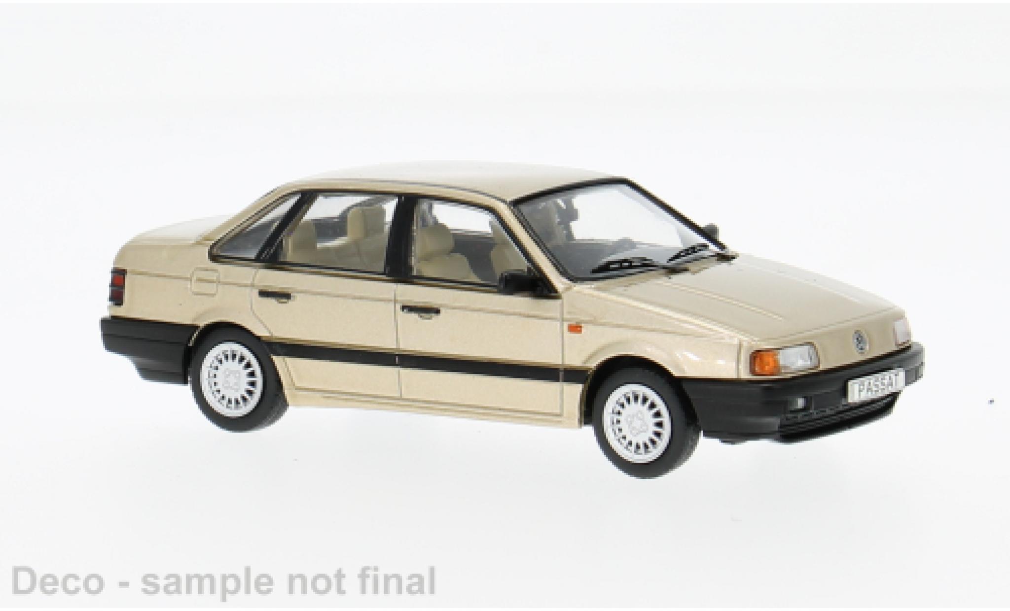 Volkswagen Passat 1/43 IXO CL (B3) beige 1988 1:43 modelauto