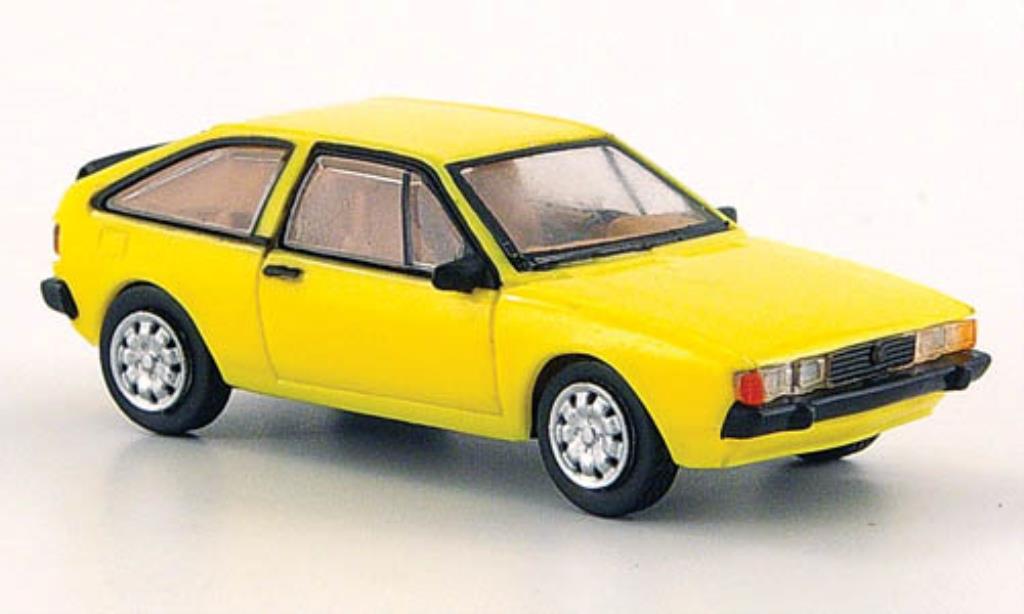 Volkswagen Scirocco 1/87 Norev II geel 1980 modelauto
