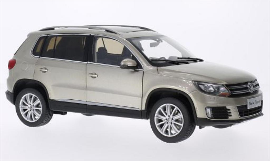 Volkswagen Tiguan 1/18 Paudi metallic beige 2013 modelauto