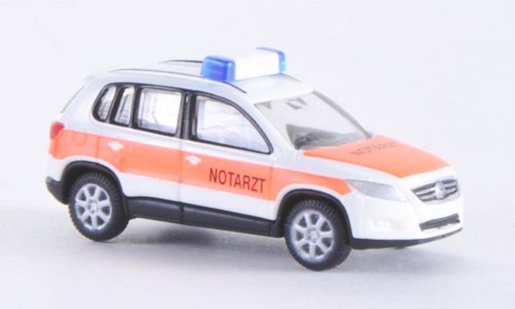 Volkswagen Tiguan 1/160 Wiking Notarzt modelauto