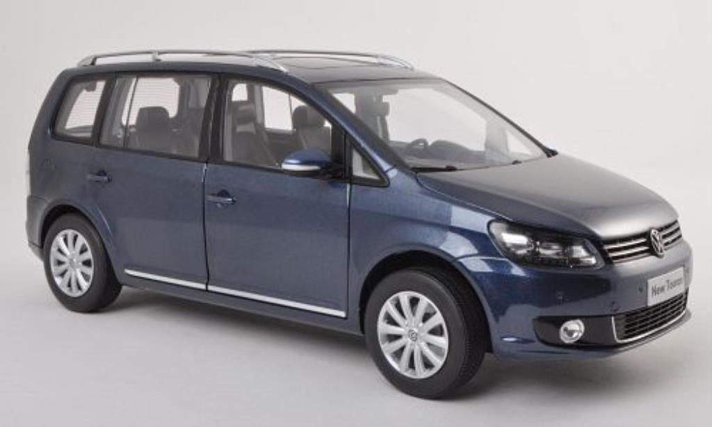Volkswagen Touran 1/18 Paudi TSI blauw 2011 modelauto