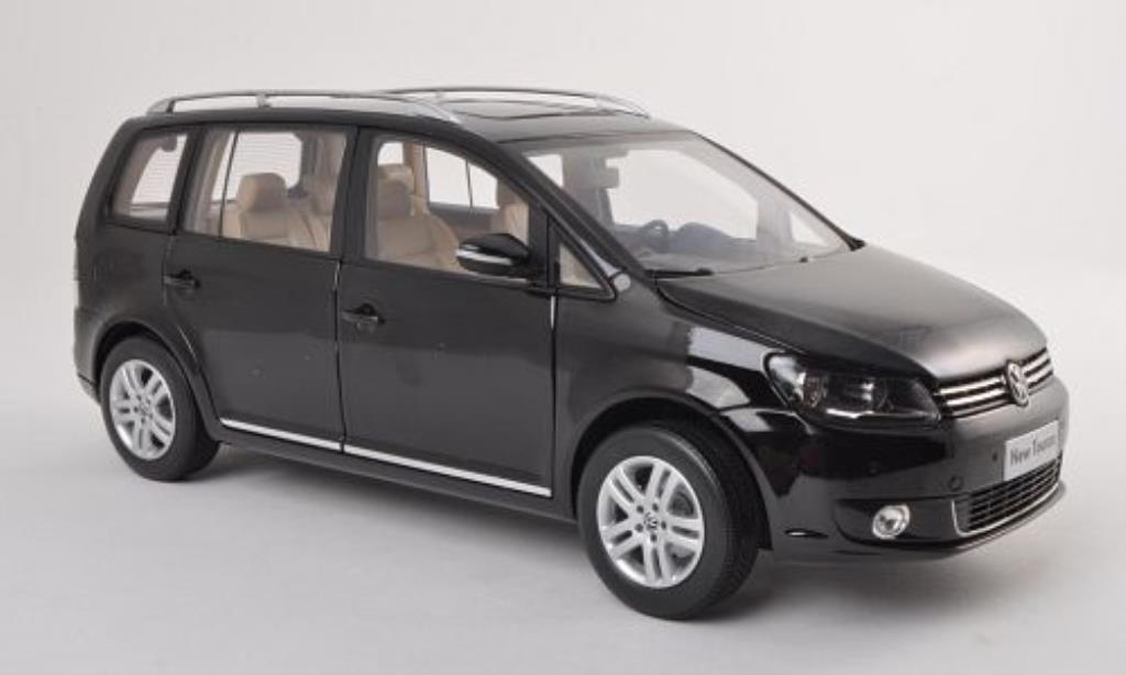 Volkswagen Touran 1/18 Paudi TSI zwart 2011 modelauto
