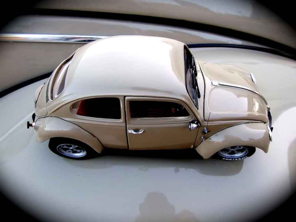 Volkswagen Kafer Base cox 1967 replica 1/18 Yat Ming