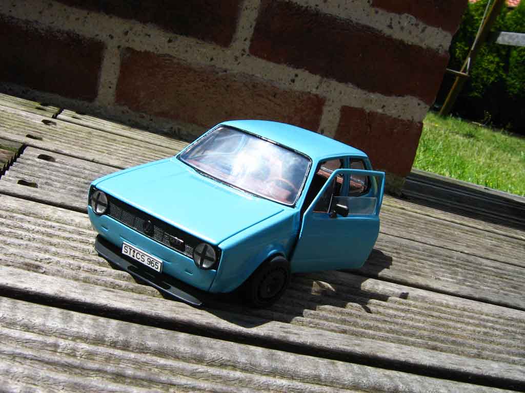 Volkswagen Golf GTI blauw jantes ford escort rallye 1/18 Solido