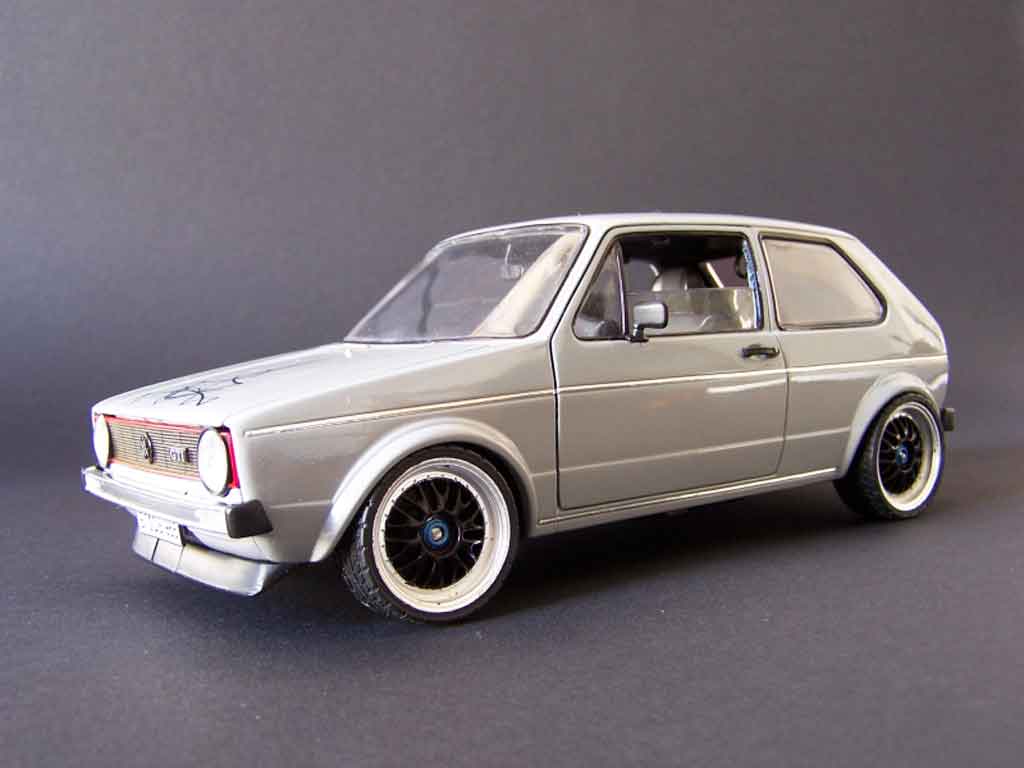 Volkswagen Golf GTI grijs jantes tsw 18 pouces pinstriping 1/18 Solido