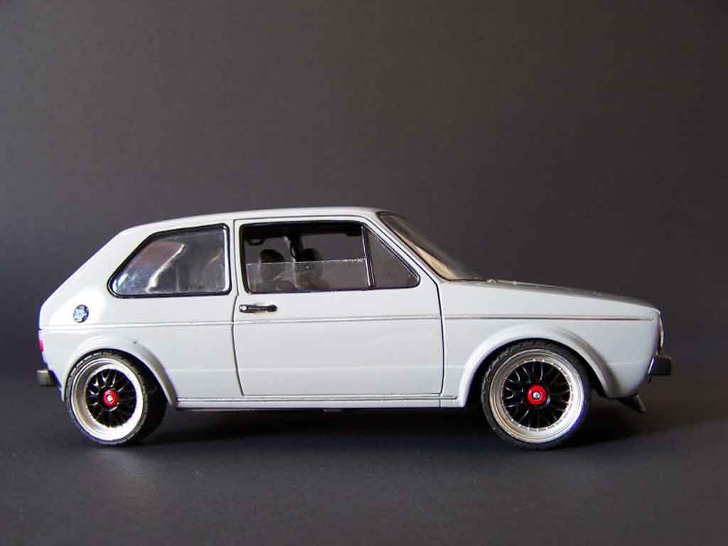 Volkswagen Golf GTI grijs jantes tsw 18 pouces pinstriping 1/18 Solido