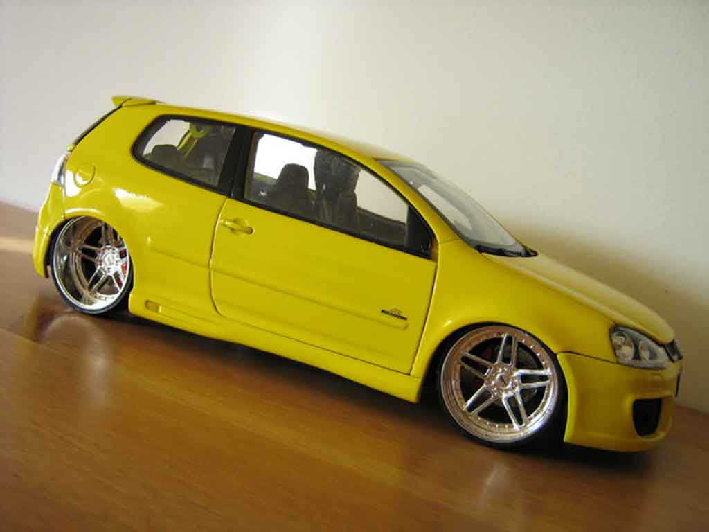 Volkswagen Golf V GTI 1/18 Burago V GTI geel jantes ac schnitzer modelauto